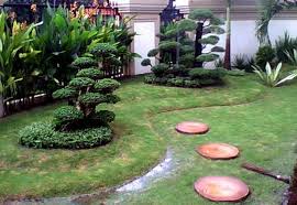 Taman dengan jalan Batu